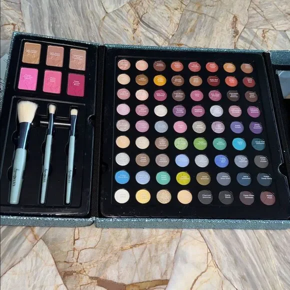 Ulta Beauty Glittery Teal Beauty Box - Picture 5 of 13